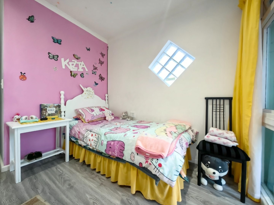 4 Bedroom Property for Sale in Lavender Hill Western Cape